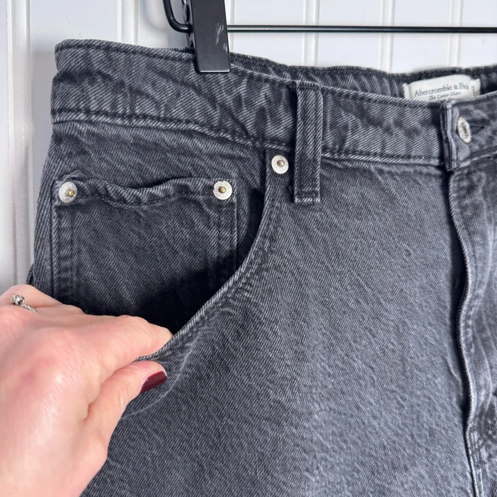 Abercrombie & Fitch The Loose Short High Rise Curve Love Black Denim Shorts 14 - Picture 4 of 12